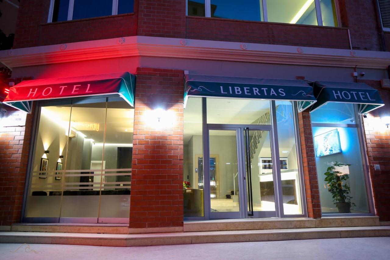 Libertas 4*